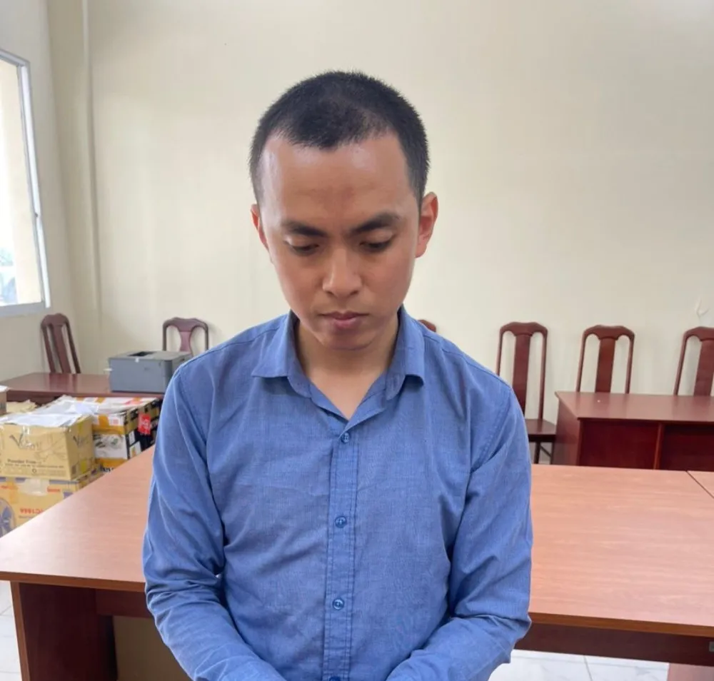 Mẫn tại cơ quan công an