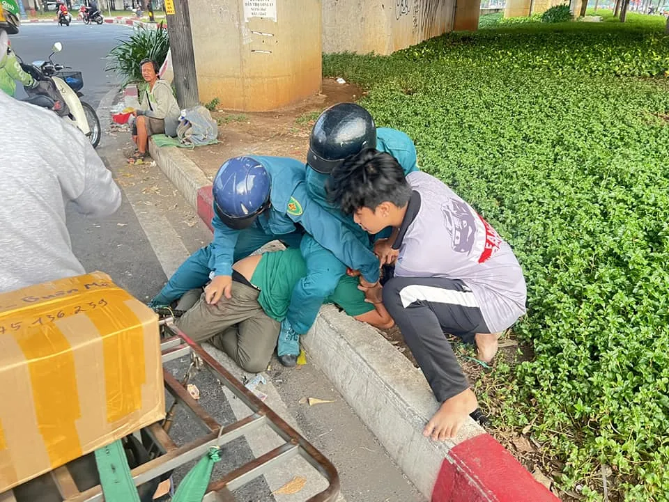 Lực lượng Ban Chỉ huy Quân sự phường 15, quận 8 khống chế bắt giữ