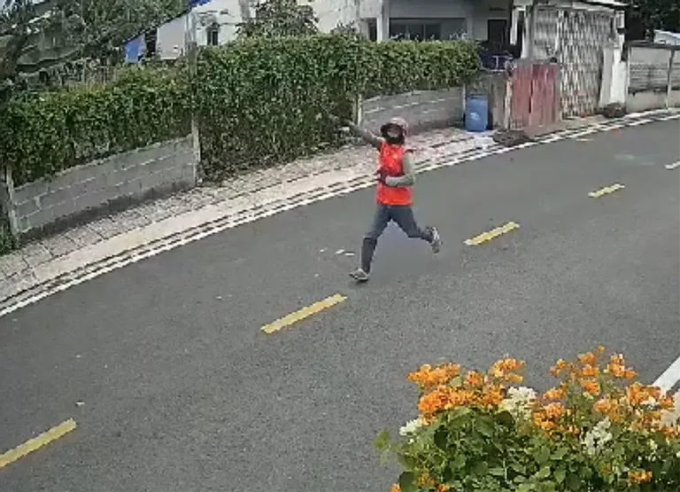 Anh P. đuổi theo kẻ trộm trong bất lực Anh P. đuổi theo kẻ trộm trong bất lực