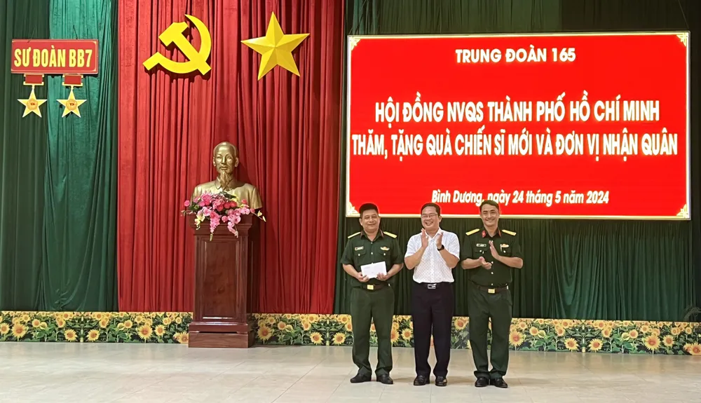 z5471126595655_aad9041beeb6a5c6fcc50c26432d7200 (1).jpg