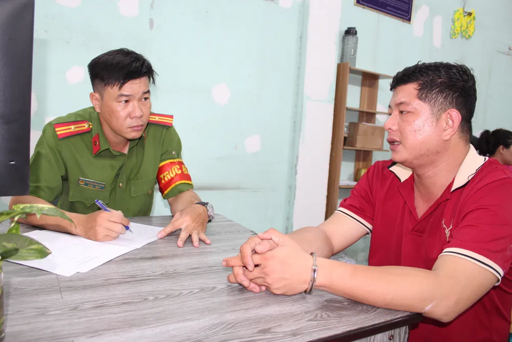 1. Doi tuong Chung khai nhan hanh vi pham toi voi Cong an.JPG