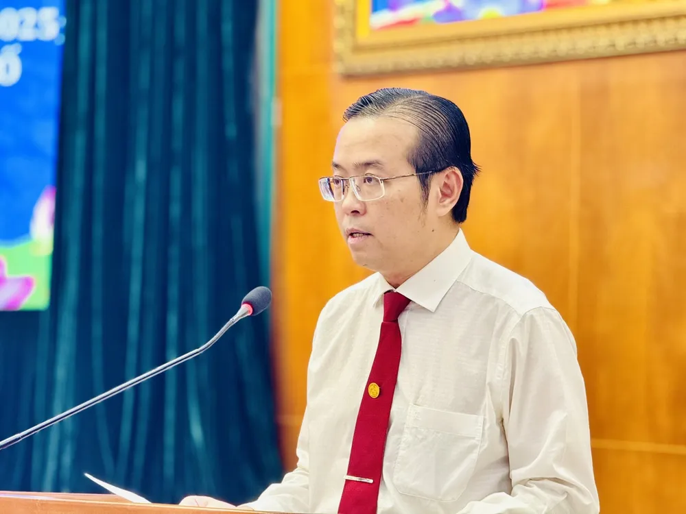 Bí thư Quận ủy quận 10 Lê Văn Minh phát biểu chỉ đạo