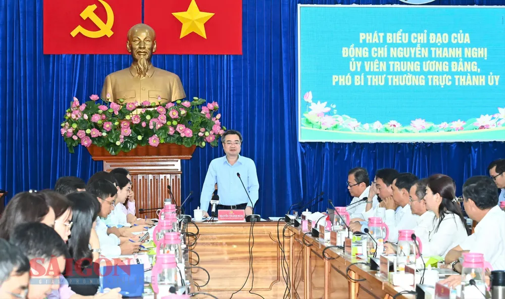 Đồng chí Nguyễn Thanh Nghị, Ủy viên Trung ương Đảng, Phó Bí thư Thường trực Thành ủy TPHCM phát biểu tại hội nghị. Ảnh: VIỆT DŨNG