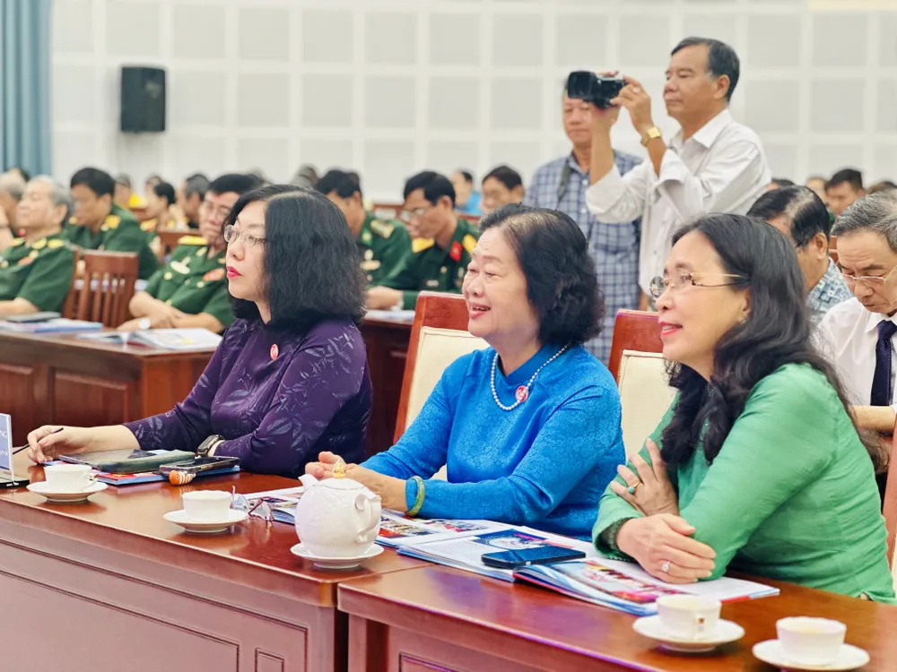 Đồng chí Trương Mỹ Hoa tham dự chương trình