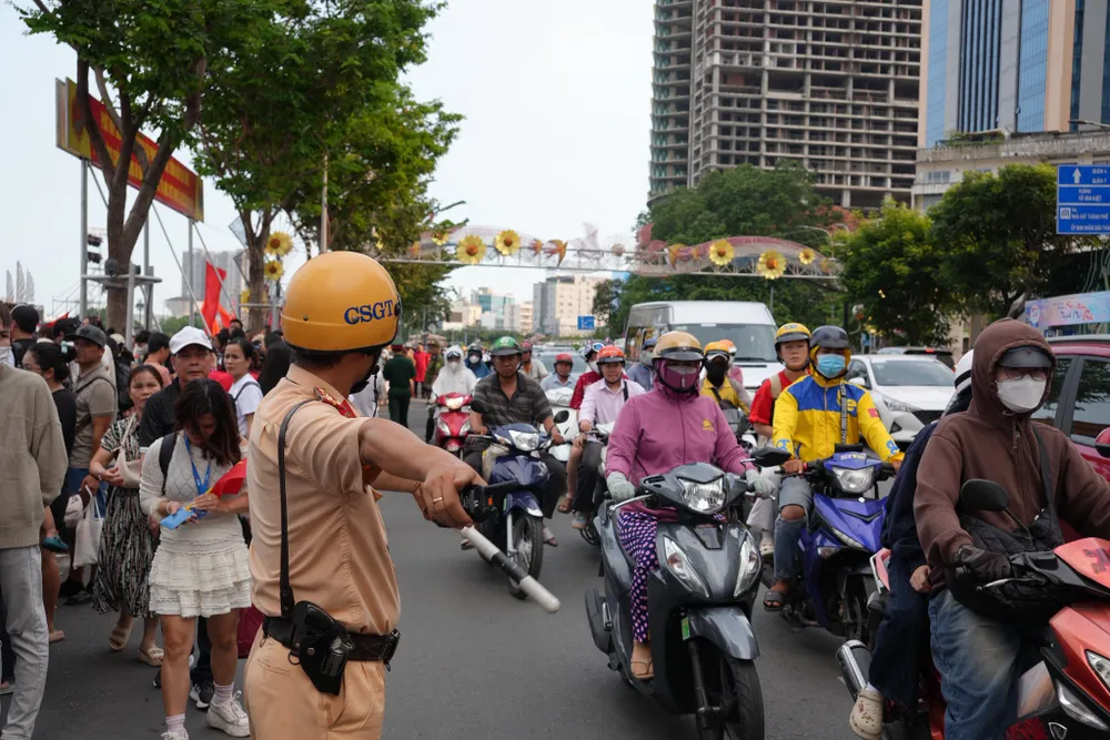 CSGT TPHCM điều tiết giao thông ở khu vực trung tâm TPHCM