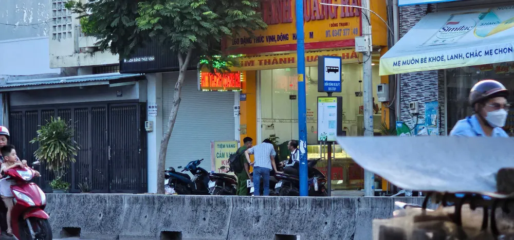 Công an phong tỏa khám nghiệm hiện trường chiều 5-5