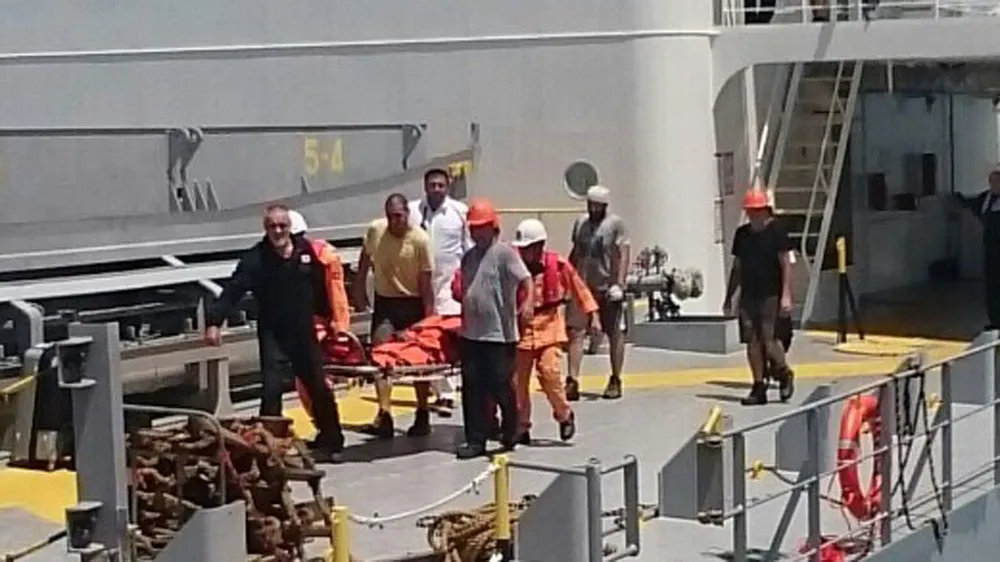 Cấp cứu thuyền viên bị nạn người Croatia