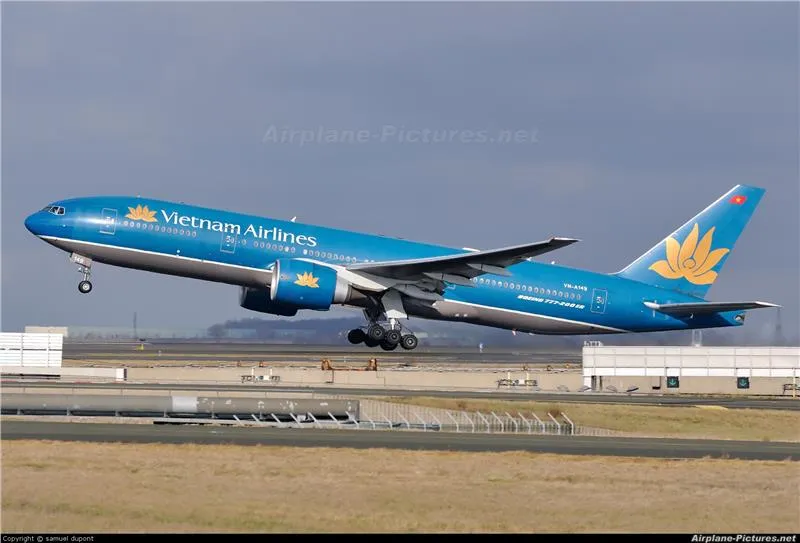 Máy bay Vietnam Airlines