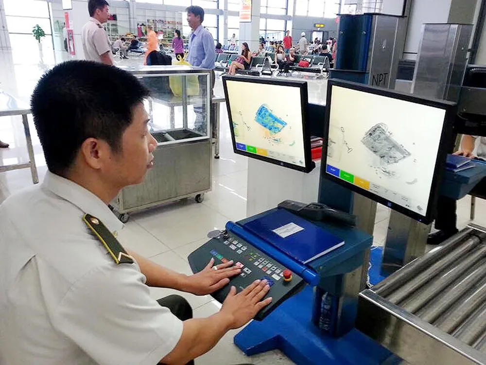 Phát hiện một hành khách quá cảnh mang vũ khí lên máy bay ảnh 1