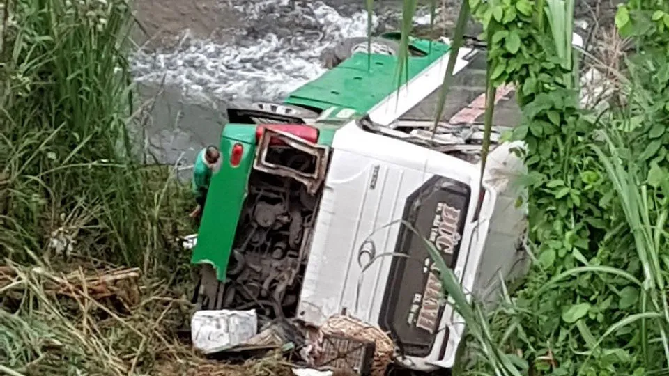  Xe ô tô khách gặp nạn kiểm định lần cuối ngày 21-5-2018