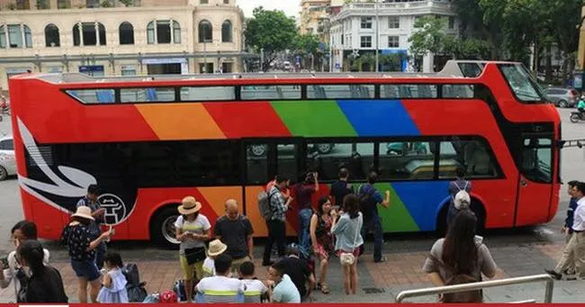 Xe buýt 2 tầng phục vụ du lịch tại Hà Nội