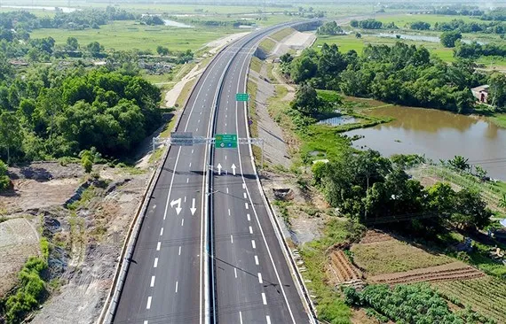 Sửa chữa xong hư hỏng, cao tốc Đà Nẵng- Quảng Ngãi được thu phí trở lại ảnh 1