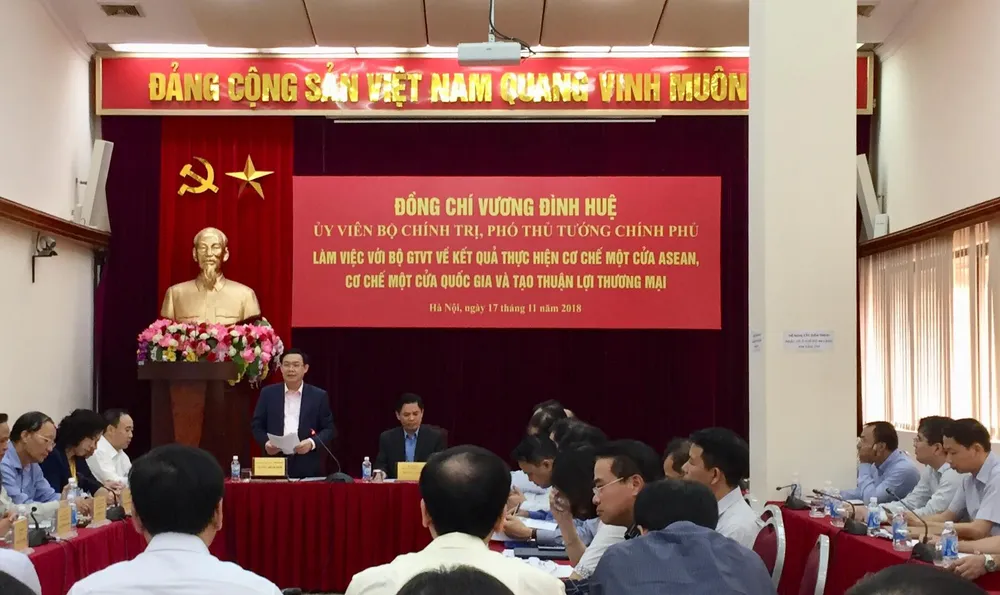 Chưa quyết việc bỏ kiểm tra mẫu ô tô nhập khẩu theo lô ảnh 1