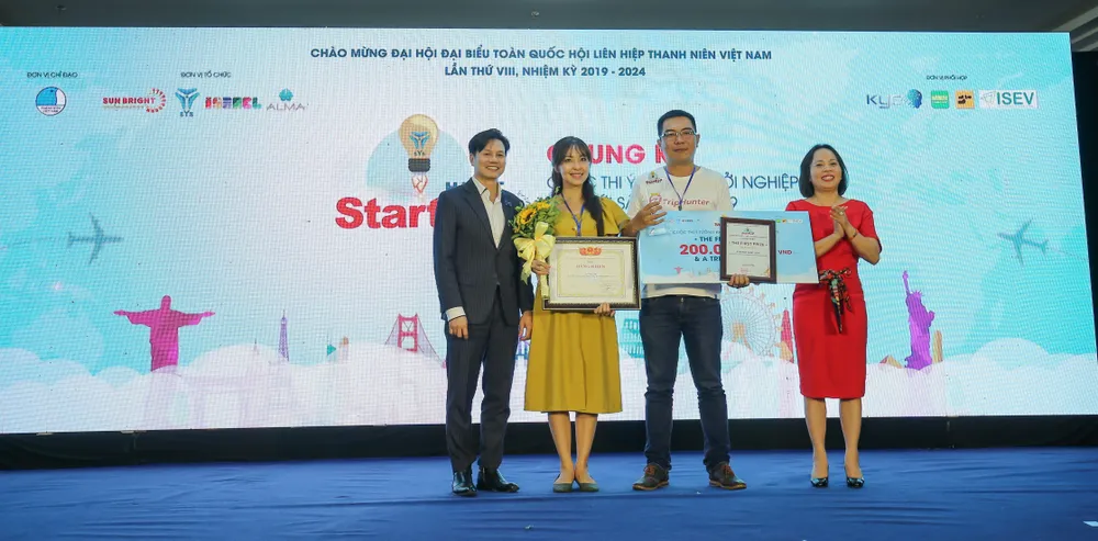 Trao giải thưởng cho ý tưởng đoạt giải nhất cuộc thi Ý tưởng khởi nghiệp sáng tạo Startup- Hunt 2019