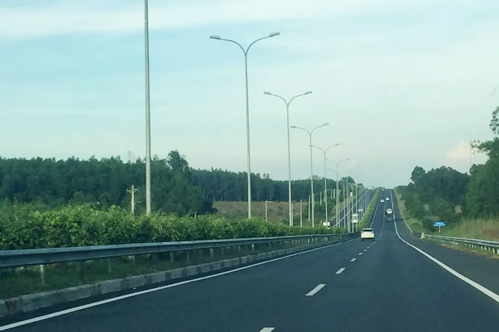  Hạ tầng giao thông Việt Nam có gì sau 10 năm xây dựng? ảnh 1