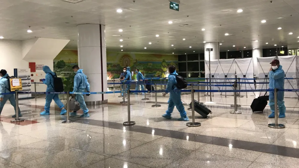 Hành khách nhập cảnh tại sân bay Nội Bài giảm mạnh