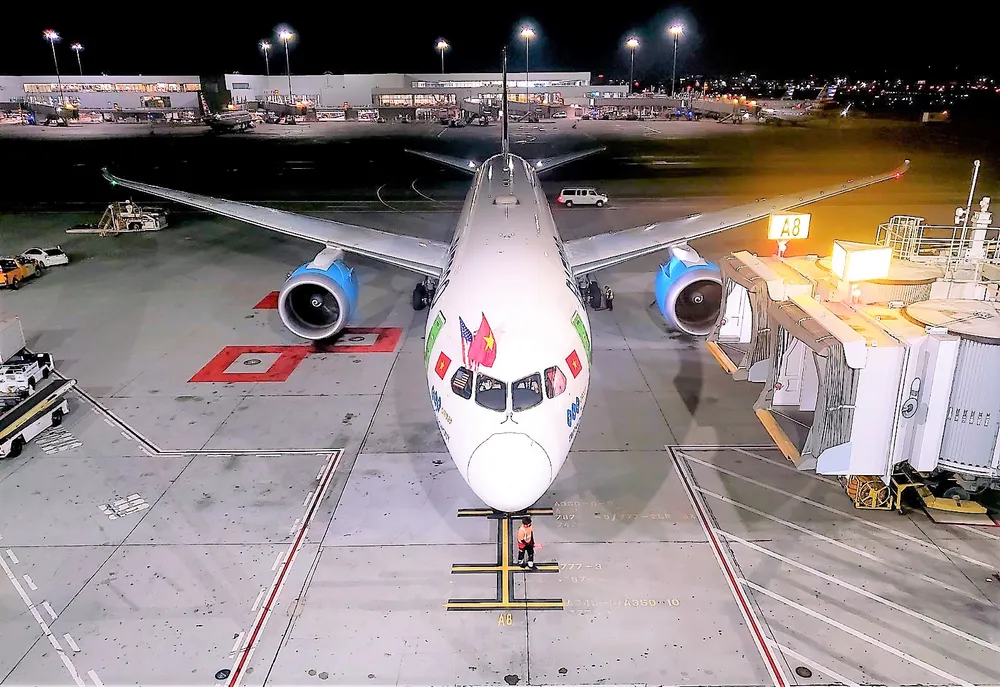 Máy bay của Bamboo Airways hạ cánh tại sân bay  San Francisco (California, Mỹ)