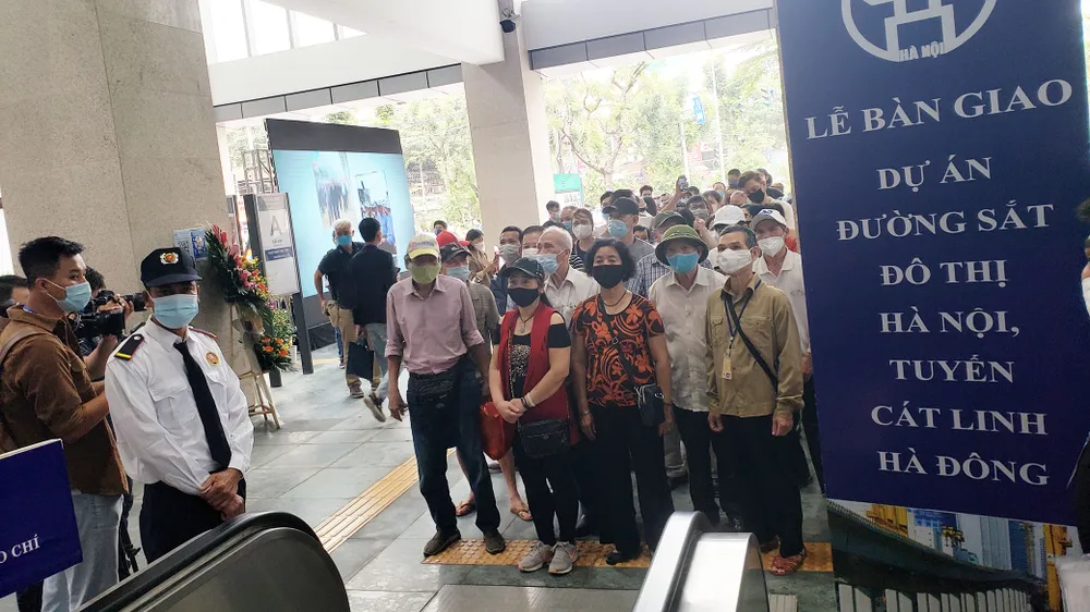 Chính thức bàn giao và đưa vào khai thác tuyến đường sắt đô thị Cát Linh - Hà Đông ảnh 7