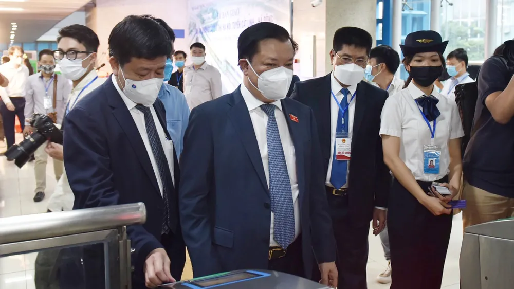 Chính thức bàn giao và đưa vào khai thác tuyến đường sắt đô thị Cát Linh - Hà Đông ảnh 2