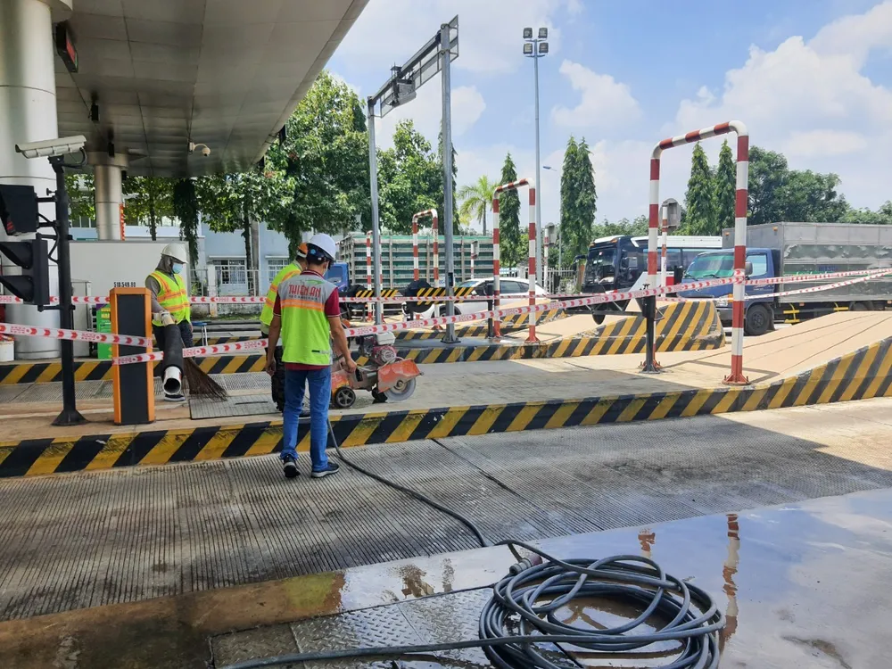 Bắt đầu lắp đặt hệ thống thu phí ETC trên 4 tuyến cao tốc ảnh 1