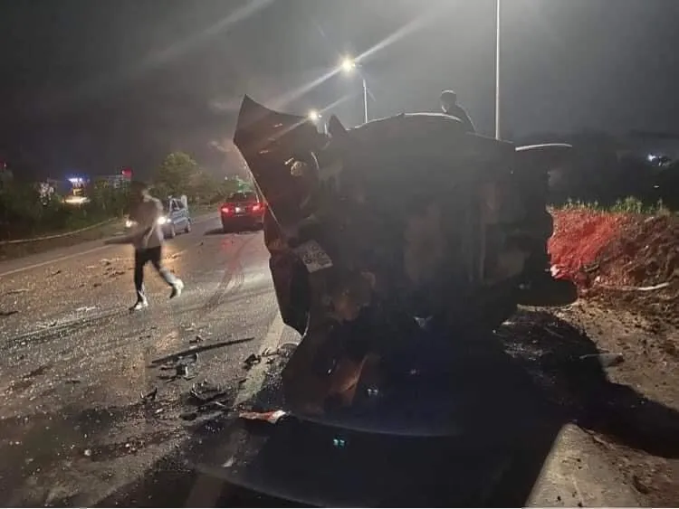 2 vụ tai nạn giao thông liên tiếp trong đêm làm 3 người tử vong tại Bắc Giang ảnh 2