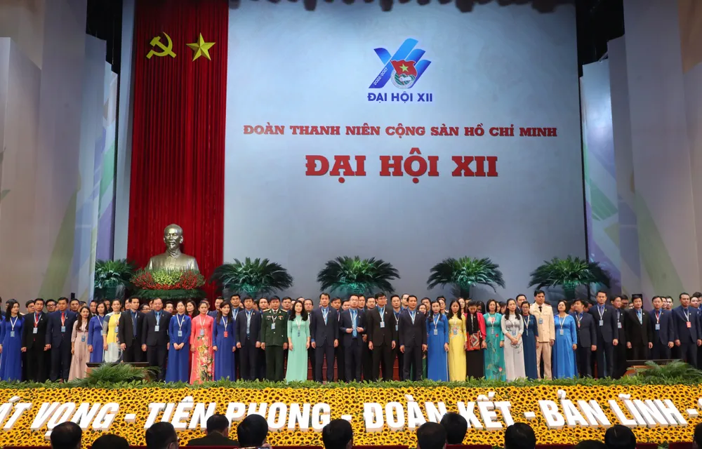 Ban chấp hành Trung ương Đoàn khóa XII gồm 144 đồng chí ra mắt đại hội. Ảnh: VIẾT CHUNG