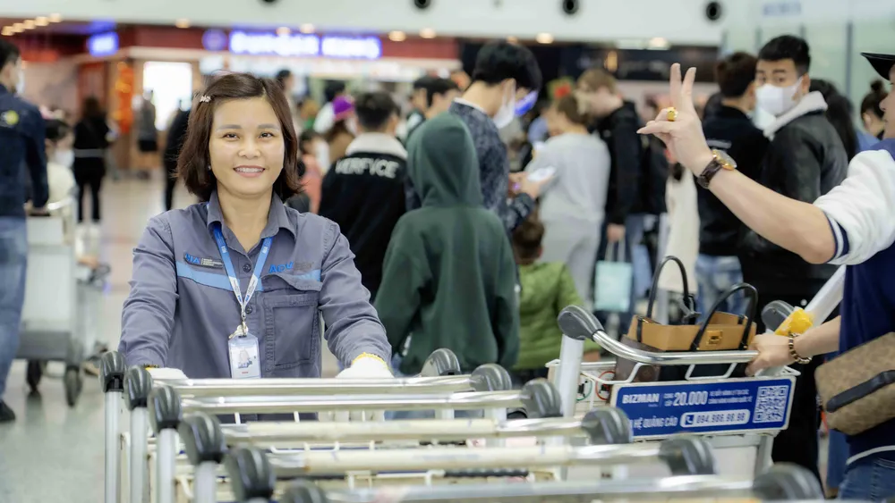 Trả lại hành khách bỏ quên 100 triệu đồng ngay trước chuyến bay