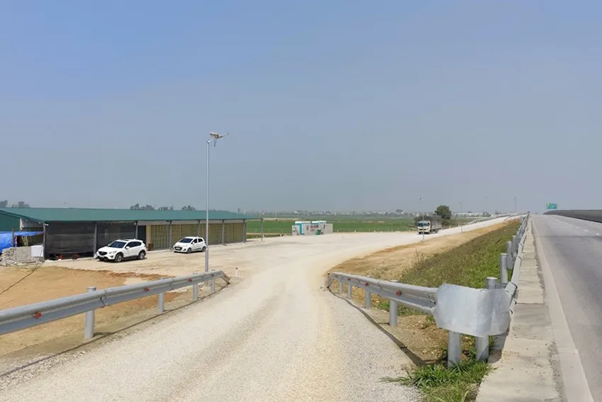 Một trạm dừng nghỉ tạm trên tuyến cao tốc Mai Sơn - QL45