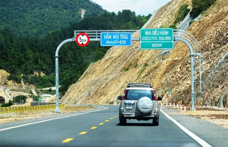 Cao tốc La Sơn - Hòa Liên hiện hữu chỉ có 2 làn xe