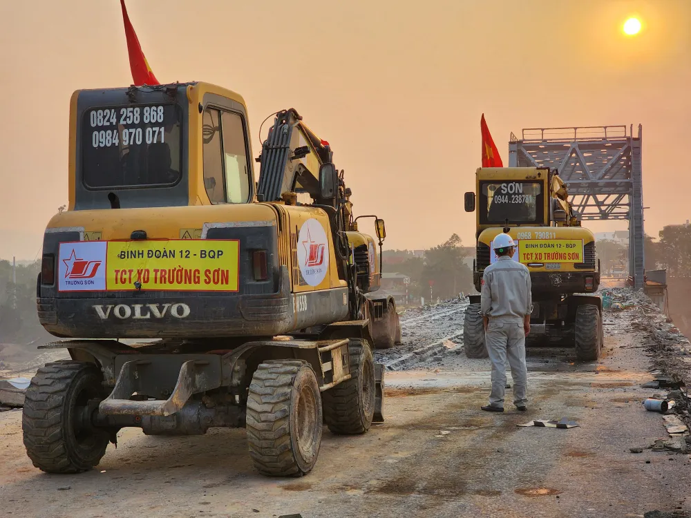 Khởi công xây dựng cầu Phong Châu mới