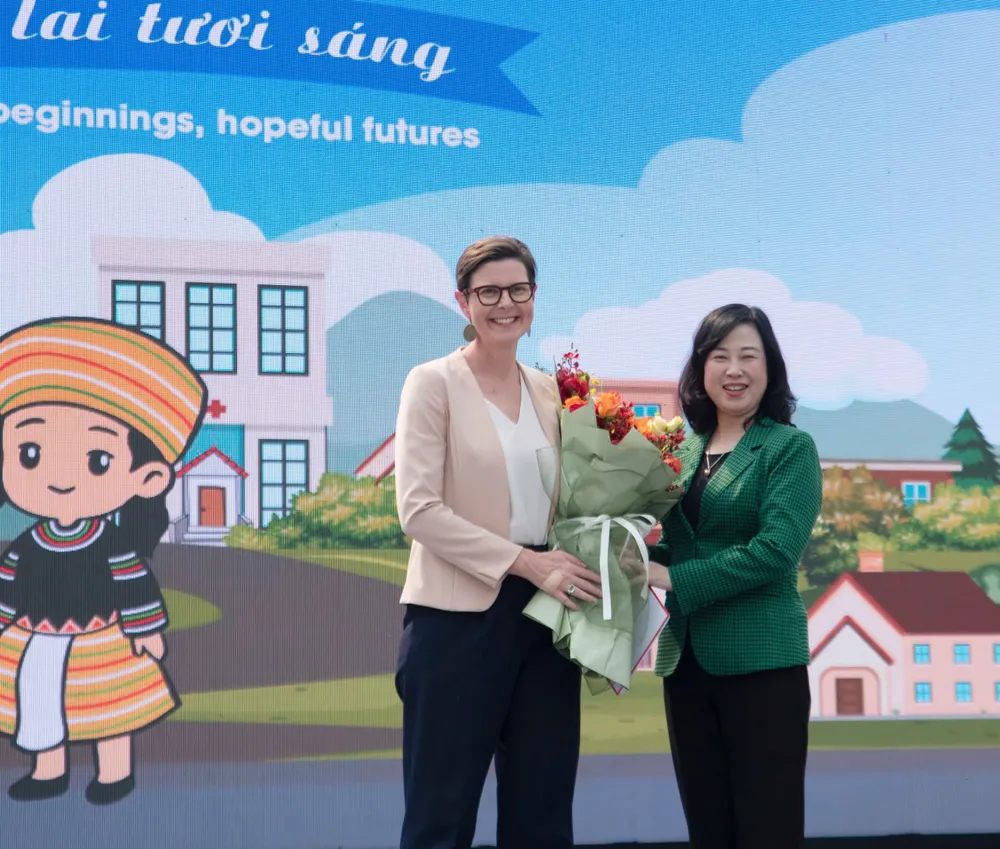 Bộ trưởng Bộ Y tế Đào Hồng Lan và Trưởng đại diện Tổ chức Y tế Thế giới tại Việt Nam Angela Pratt tại lễ mít tinh