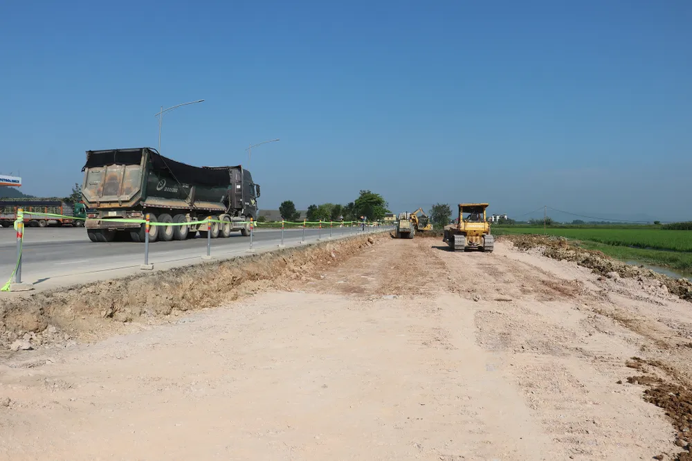 Dự án nâng cấp QL46 đoạn TP Vinh - thị trấn Nam Đàn (Nghệ An) đang chậm tiến độ.