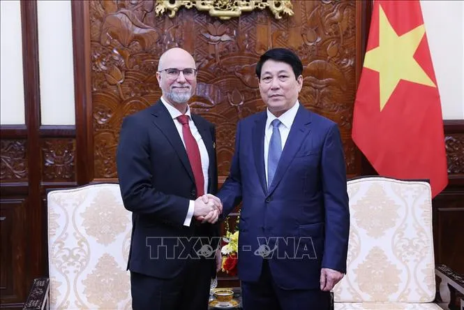 Chủ tịch nước Lương Cường đã tiếp các Đại sứ đặc mệnh toàn quyền Canada. Ảnh: TTXVN.