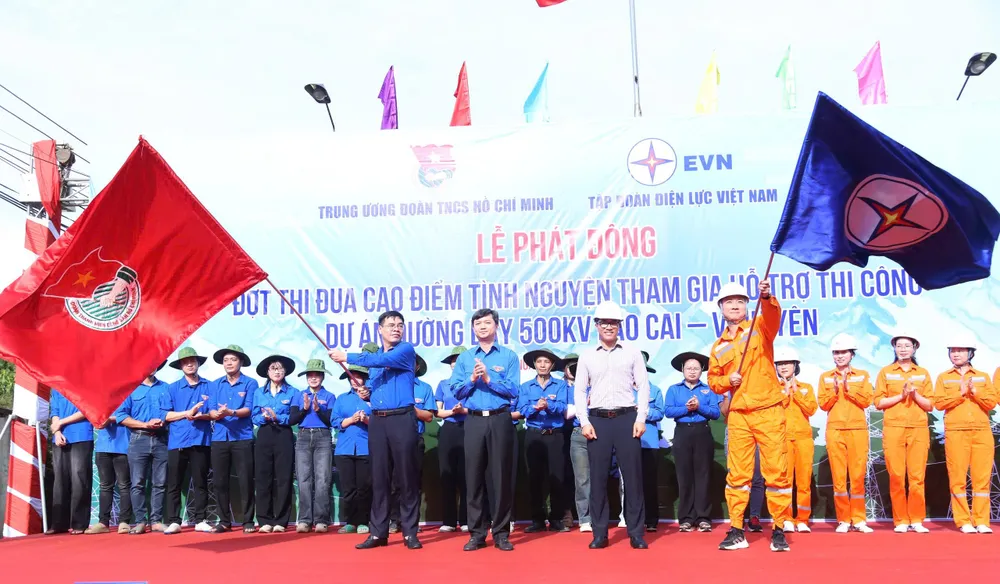 Lễ phát động đợt thi đua cao điểm tình nguyện tham gia hỗ trợ thi công Dự án đường dây 500kV Lào Cai - Vĩnh Yên