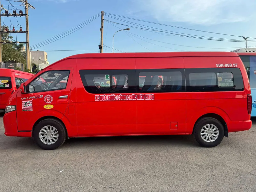 Xe đưa đón cán bộ di chuyển trong TPHCM