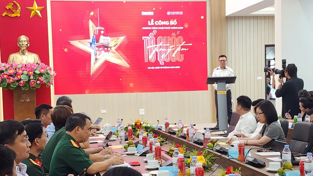 Ông Lê Quốc Minh, Tổng Biên tập Báo Nhân Dân, Phó Trưởng ban Tuyên giáo và Dân vận Trung ương, Chủ tịch Hội Nhà báo Việt Nam phát biểu tại lễ công bố chiều 1-8.