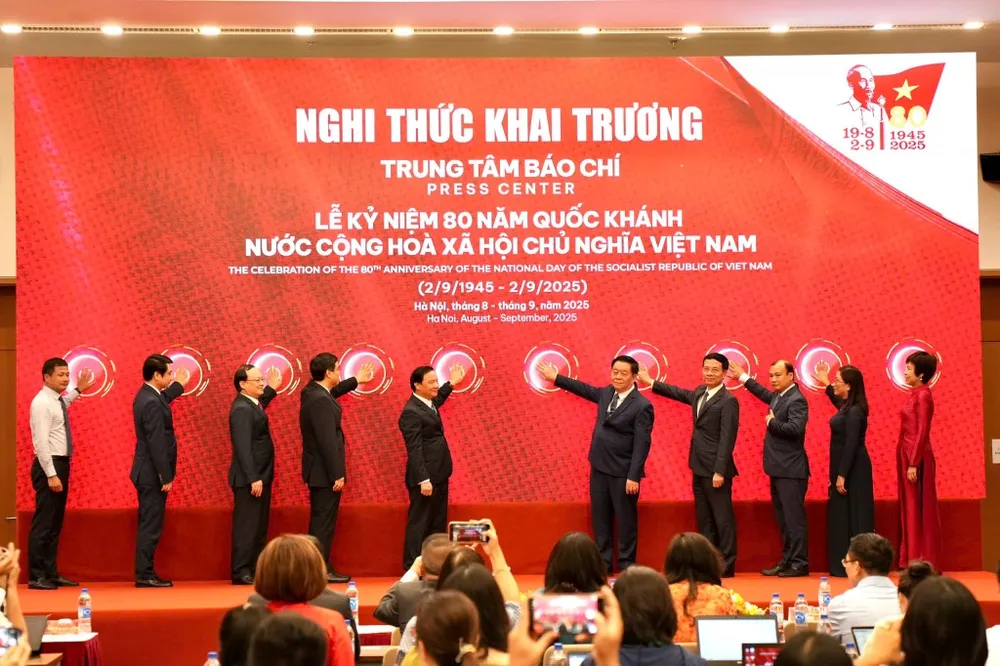 Trung tâm báo chí phục vụ sự kiện A80 đáp ứng nhu cầu tác nghiệp của 1.500 phóng viên trong nước và quốc tế vừa được khai trương.