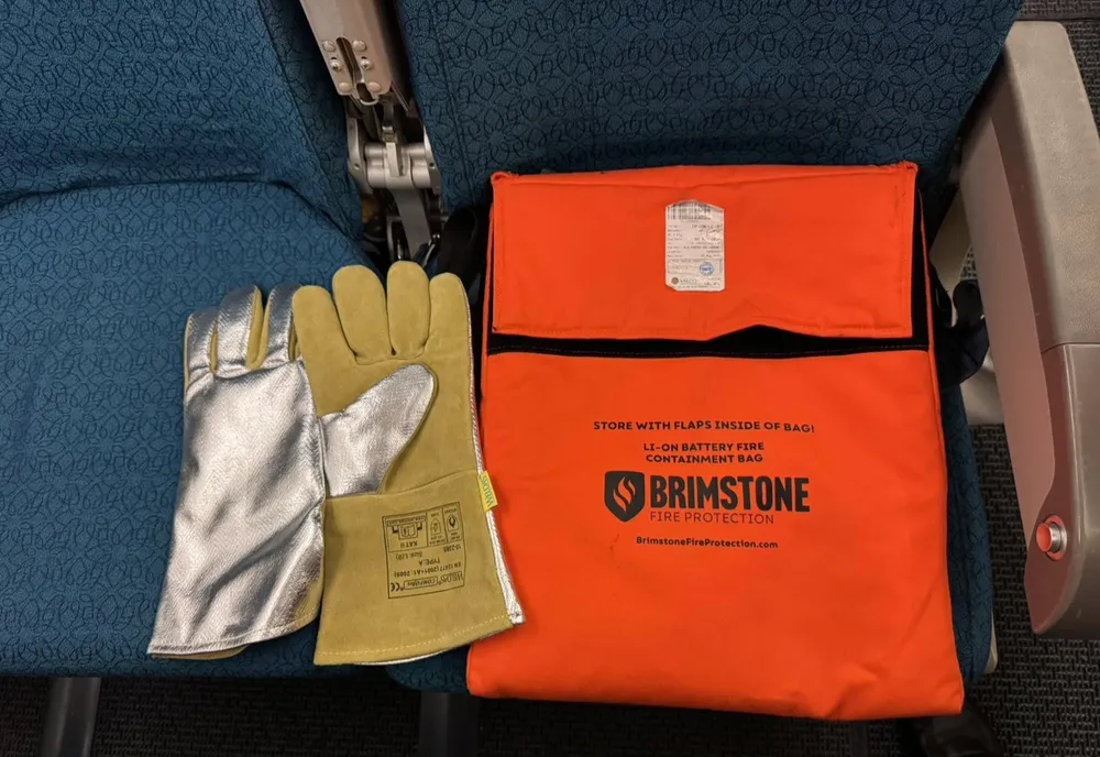 Găng tay cách nhiệt, túi đặc chủng chống cháy và chống khói để ứng phó sự cố liên quan đến pin lithium