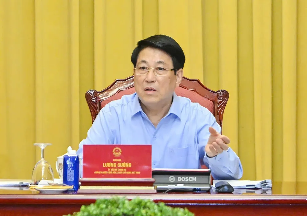 Chủ tịch nước Lương Cường phát biểu tại cuộc làm việc với các cơ quan liên quan về công tác chuẩn bị cho Lễ mở ký Công ước Chống tội phạm mạng, sáng 15-10. Ảnh: VIẾT CHUNG