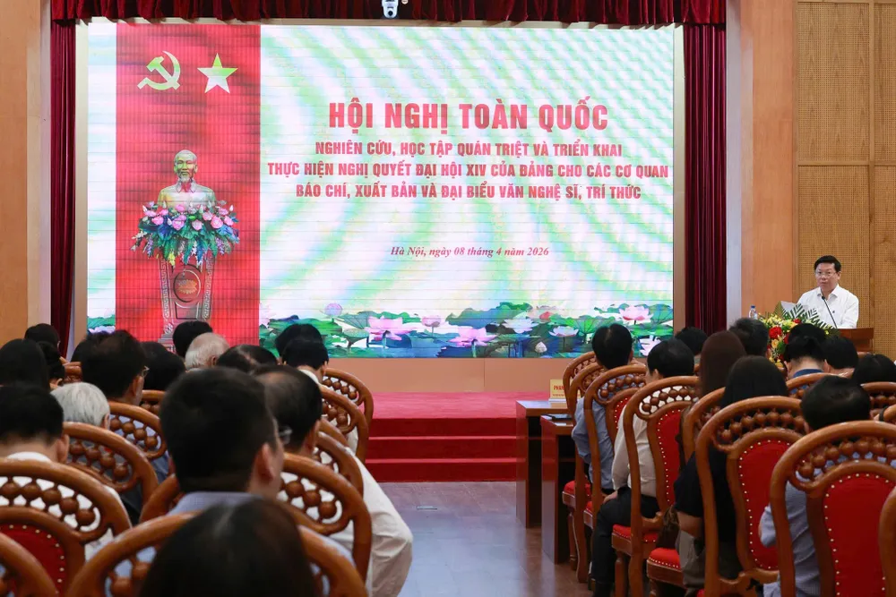 Hội nghị toàn quốc nghiên cứu, học tập, quán triệt và triển khai thực hiện Nghị quyết Đại hội XIV của Đảng cho các cơ quan báo chí, xuất bản và đại biểu văn nghệ sĩ, trí thức, ngày 8-4. Ảnh: VIẾT CHUNG