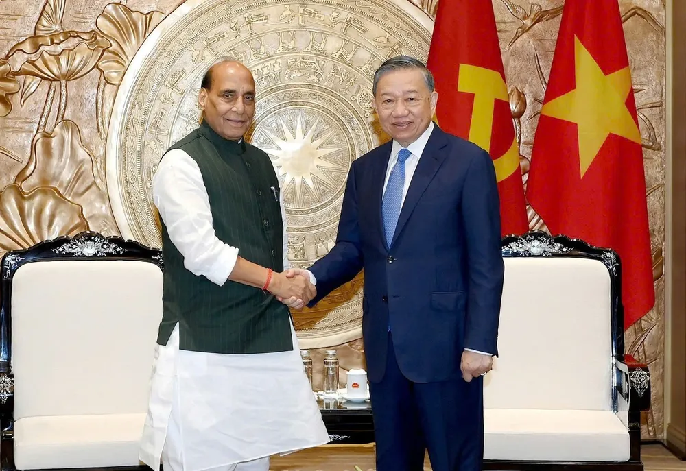 Tổng Bí thư, Chủ tịch nước Tô Lâm tiếp Bộ trưởng Quốc phòng Ấn Độ Rajnath Singh. Ảnh: VIẾT CHUNG