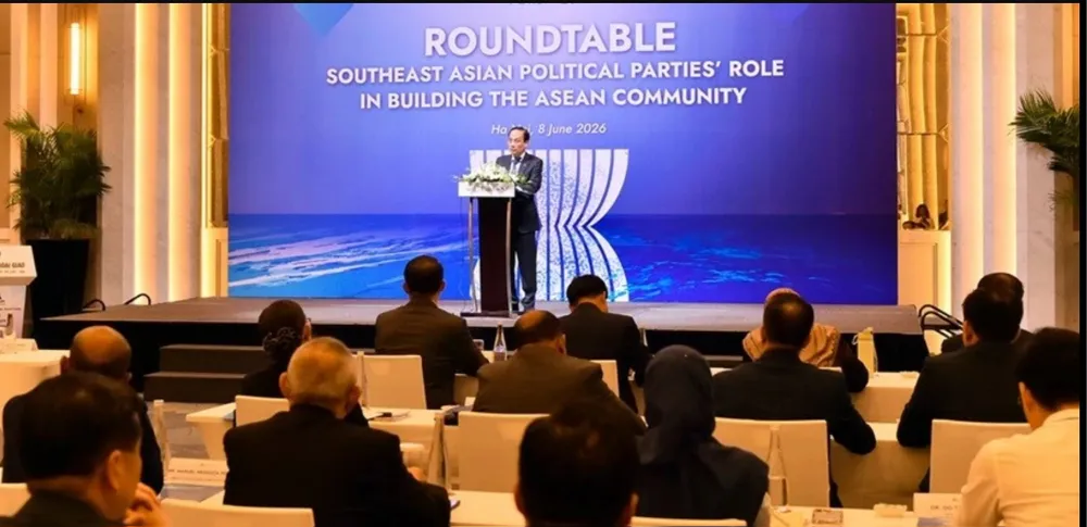 Tọa đàm “Vai trò của các chính đảng Đông Nam Á trong xây dựng Cộng đồng ASEAN”. Ảnh: QUANG HÒA.