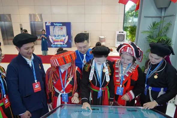 Trien lam 4.jpg