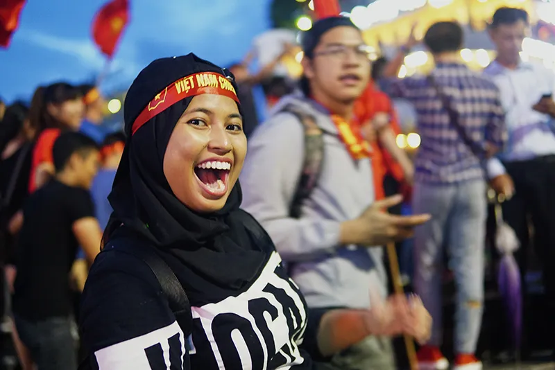  Dù thua, cổ động viên tự hào cùng Olympic Việt Nam ảnh 5