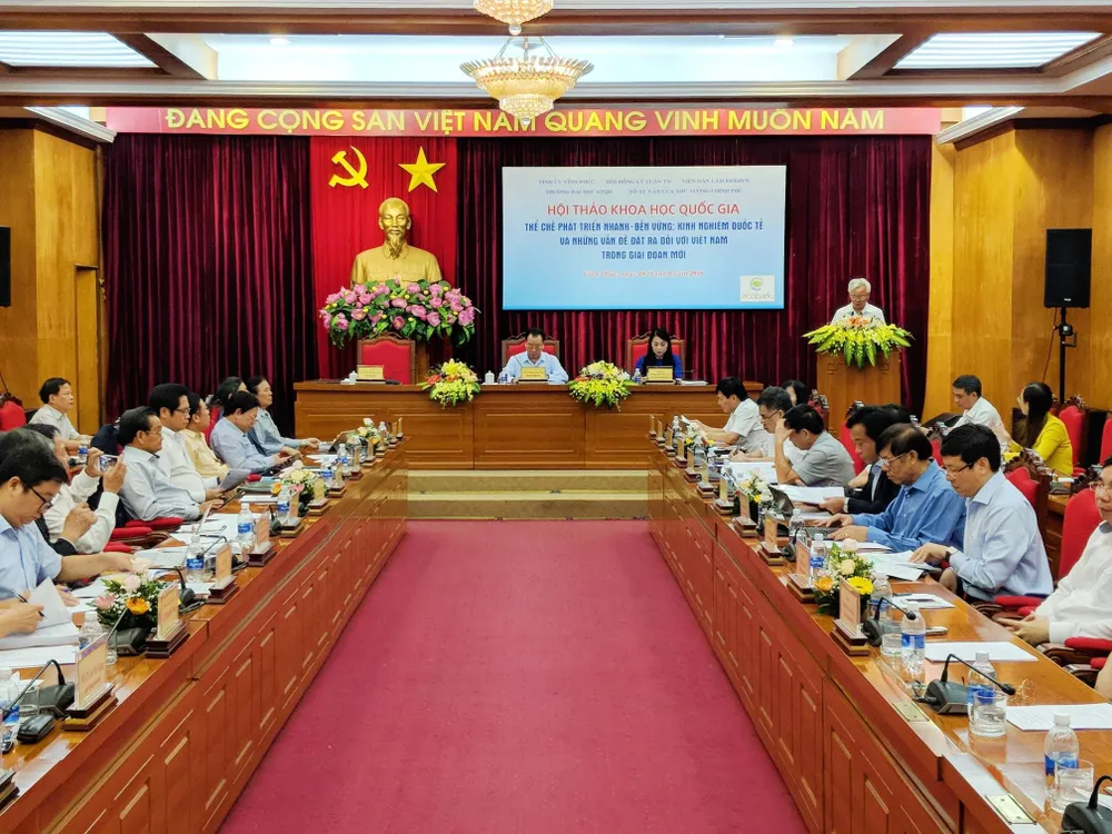 Đi tìm “điểm nghẽn” trong thể chế để đưa đất nước phát triển ảnh 1