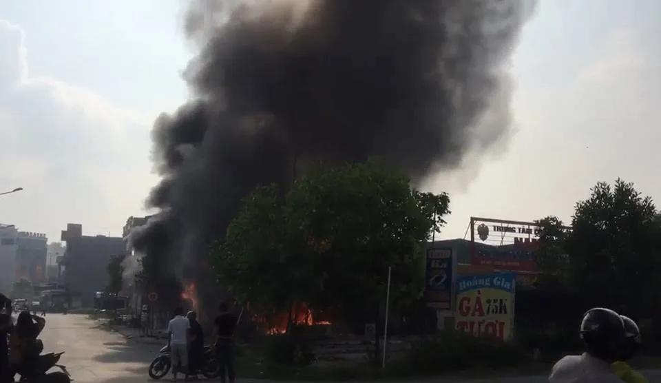 “Bà hỏa” nướng chín quán gà Hoàng Gia, toàn bộ tài sản bị thiêu rụi ảnh 3