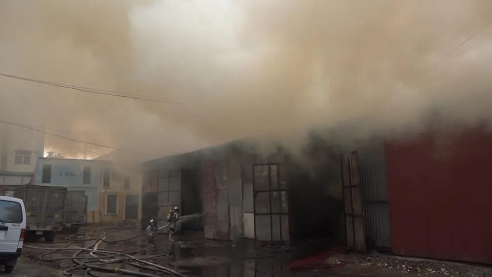 Hà Nội: Hơn 1.500m² kho hàng bỗng chốc thành tro tàn ảnh 3