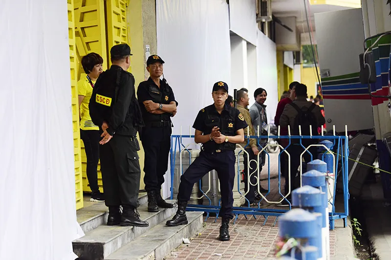 Cổ động viên “tiếp lửa” sớm cho thầy trò Park Hang-seo ở Hàng Đẫy ảnh 2