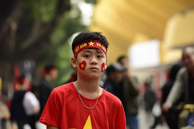 Cổ động viên “tiếp lửa” sớm cho thầy trò Park Hang-seo ở Hàng Đẫy ảnh 11