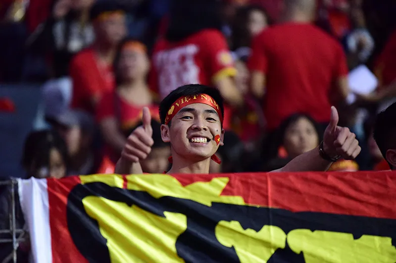 CĐV Việt Nam tin vào chiến thắng đậm trước Campuchia ảnh 7